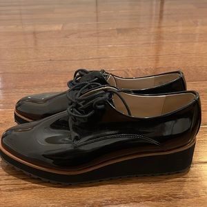 Black shiny Oxford platform shoes